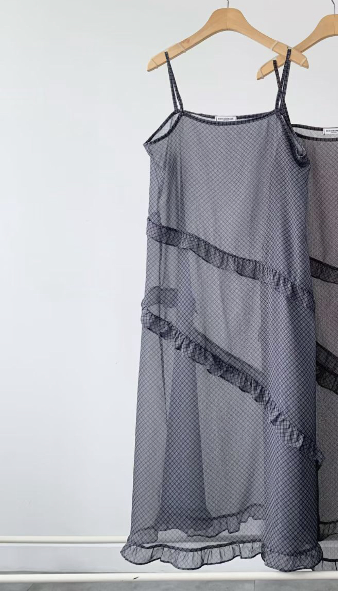 BRAND MARKET-브랜드마켓-T東大門直郵女裝新品推薦連衣裙荷葉邊雪紡BRAND MARKET-2件起連衣裙圖色1