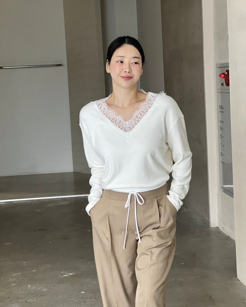 VERNI東大門直郵女士新款人氣真品26春夏熱賣長袖T恤V領蕾絲VERNI長袖T恤