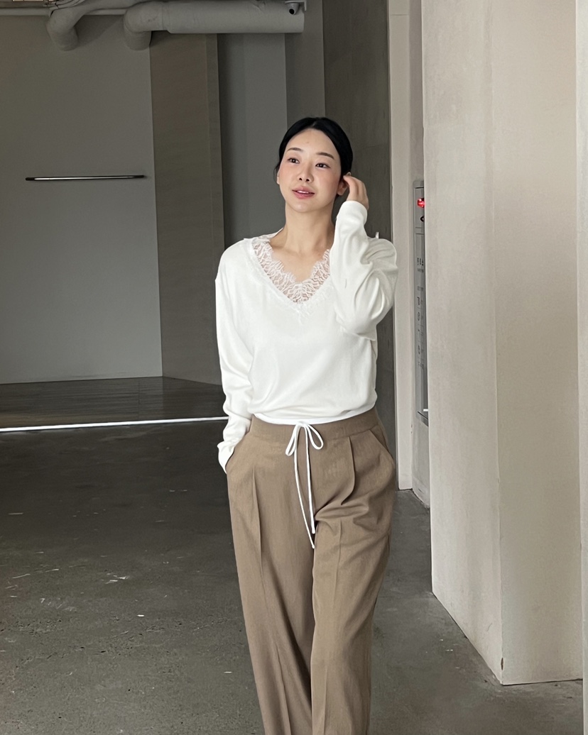 VERNI東大門直郵女士新款人氣真品26春夏熱賣長袖T恤V領蕾絲VERNI長袖T恤