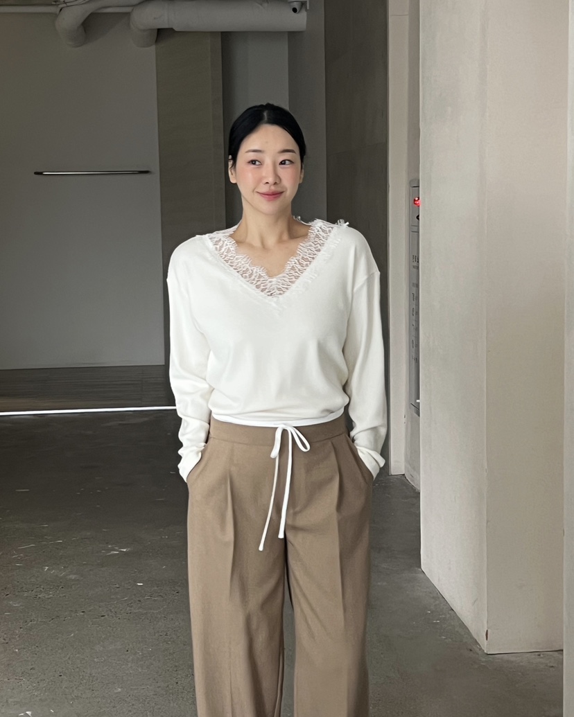 VERNI東大門直郵女士新款人氣真品26春夏熱賣長袖T恤V領蕾絲VERNI長袖T恤