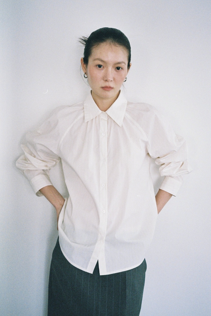 OURS韓國代購女士新款真品時尚熱賣休閑襯衫蕾絲衫褶皺條紋OURS襯衫/蕾絲衫