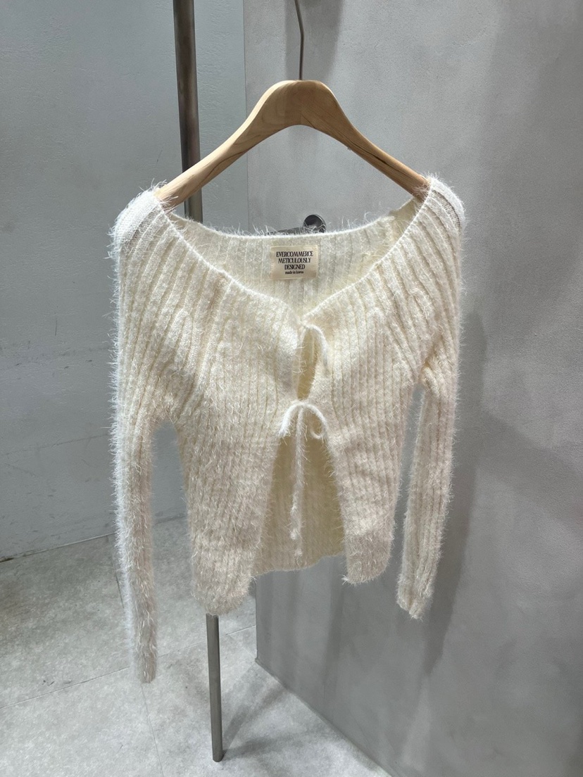 EVERCOMMERCE METICULOUSLY DESIGNED東大門代購女裝新品熱賣針織衫露肩開衫EVERCOMMERCE METICULOUSLY DESIGNED針織衫圖色1