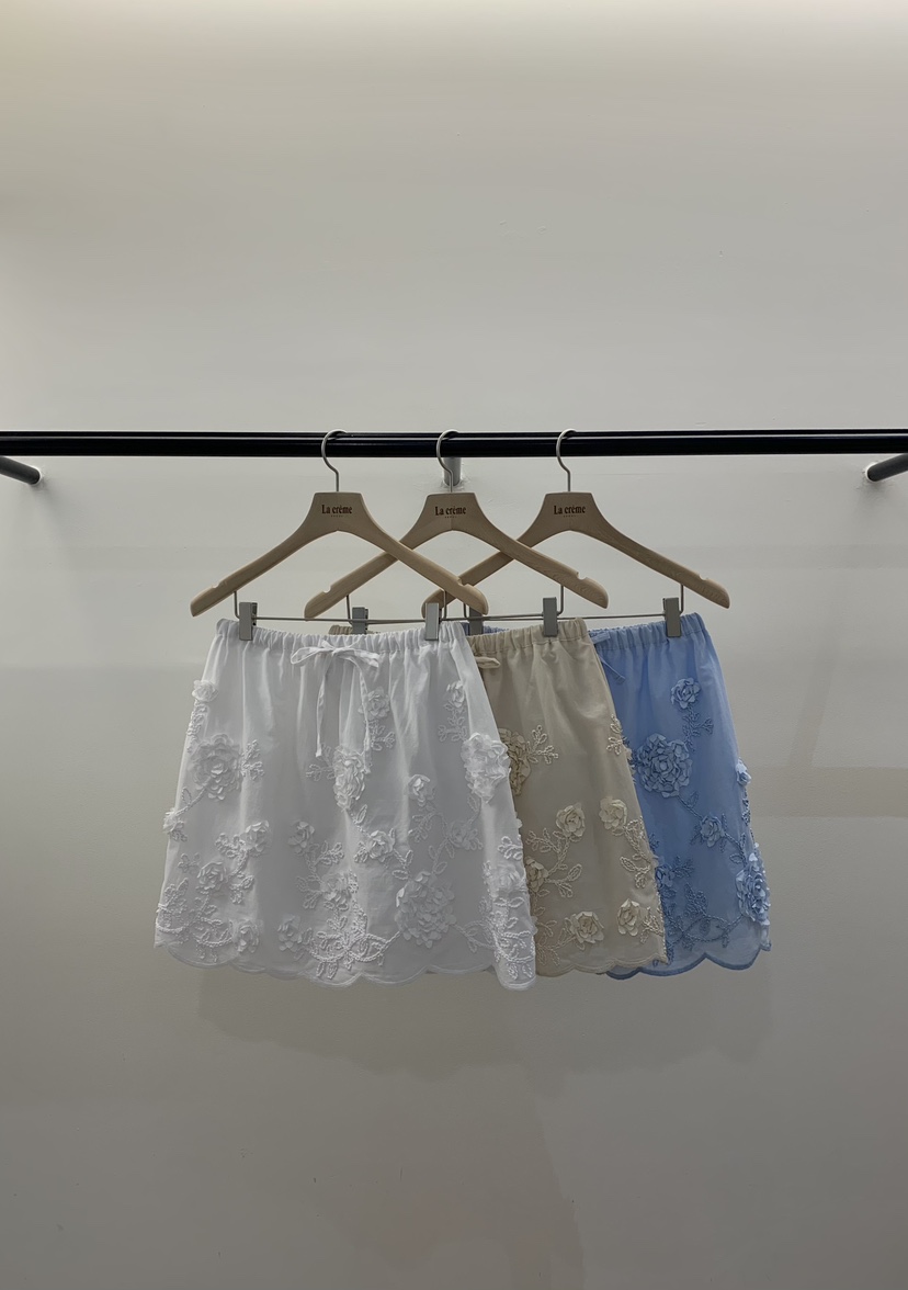 LA CREME韓國直郵女士新品熱賣時尚推薦26春夏真品短裙花朵LA CREME短裙