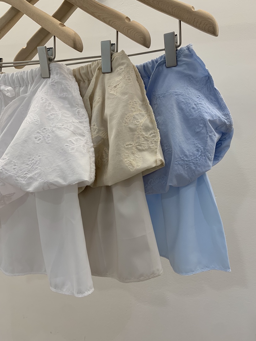 LA CREME韓國直郵女士新品熱賣時尚推薦26春夏真品短裙花朵LA CREME短裙