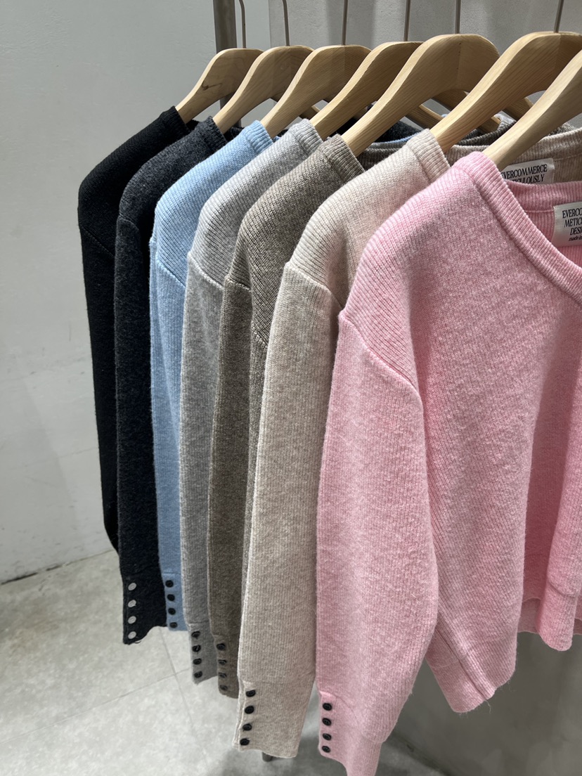 EVERCOMMERCE METICULOUSLY DESIGNED韓國代購女裝新款熱賣針織衫EVERCOMMERCE METICULOUSLY DESIGNED針織衫