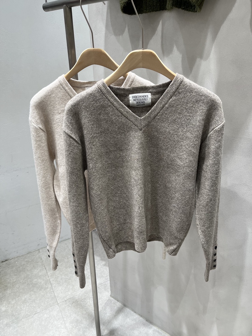 EVERCOMMERCE METICULOUSLY DESIGNED韓國代購女裝新款熱賣針織衫EVERCOMMERCE METICULOUSLY DESIGNED針織衫
