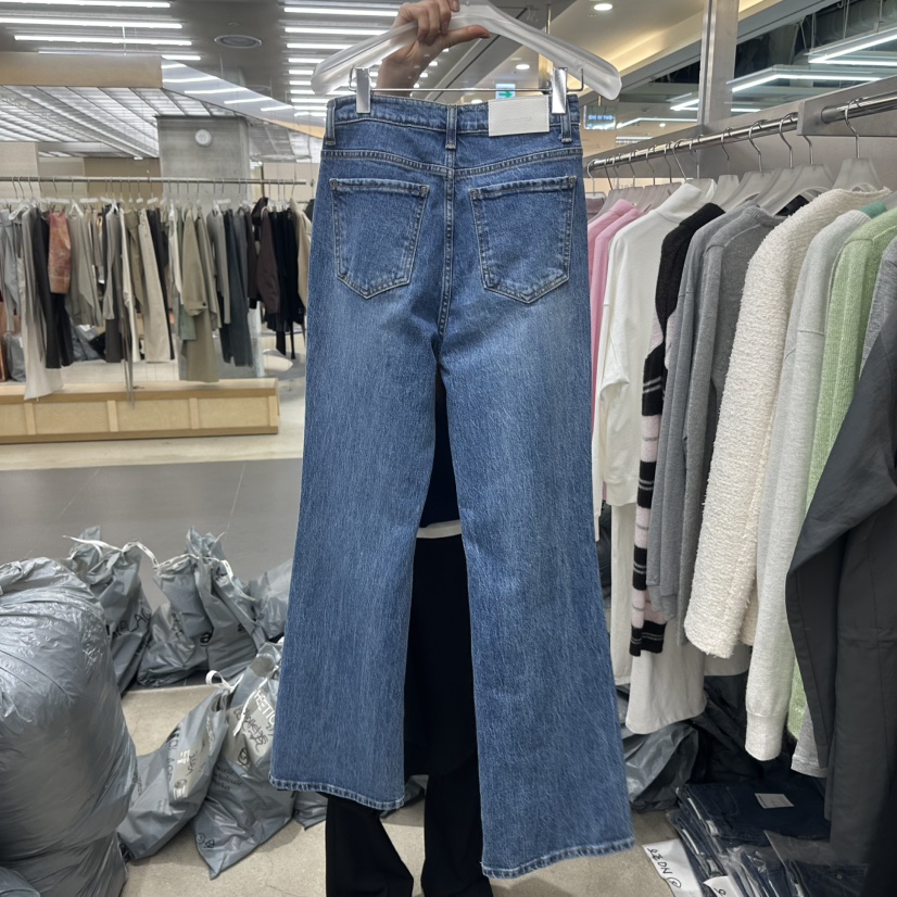 HELVETICA東大門實拍女裝新品時尚推薦真品休閑人氣牛仔褲HELVETICA牛仔褲