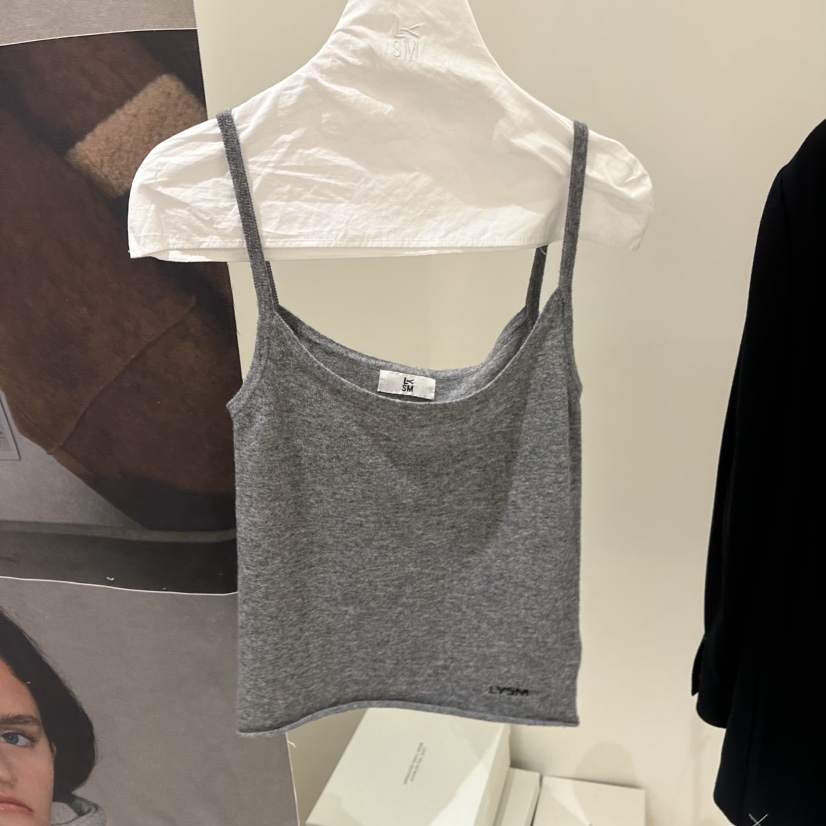 LOVE YOU SO MUCH/MORE THAN YESTERDAY韓國代購女士新款熱賣吊帶背心LYSM/MORE THAN YESTERDAY吊帶/背心圖色1