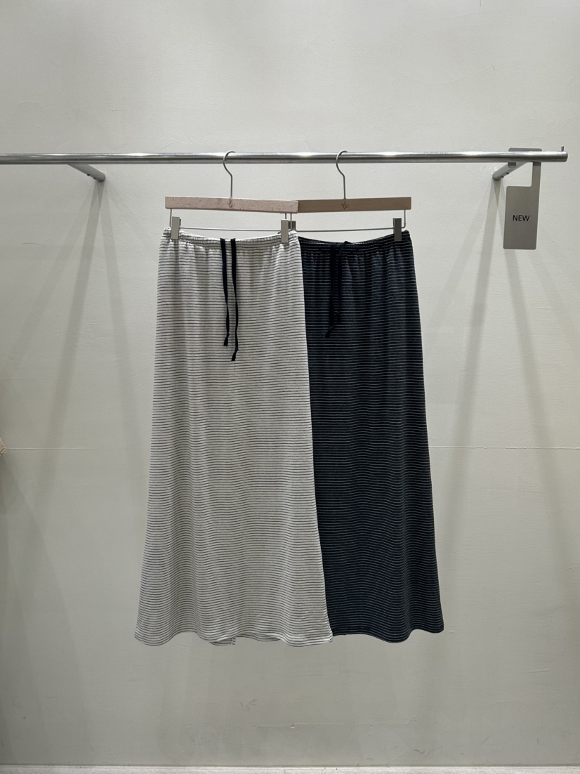 ME MO東大門代購女裝新品熱賣真品時尚職業人氣26春夏長裙ME MO長裙