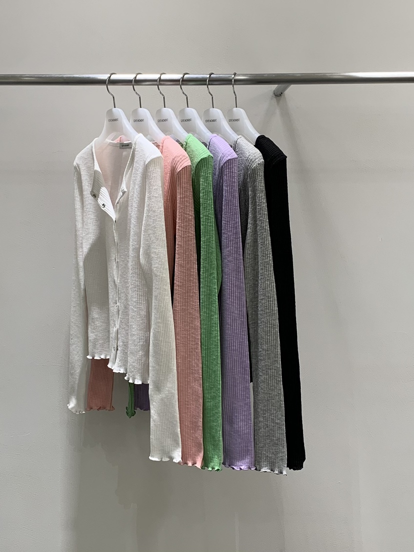 LOVE MOMENT東大門實拍女士新品推薦時尚26春夏長袖T恤蕾絲LOVE MOMENT長袖T恤