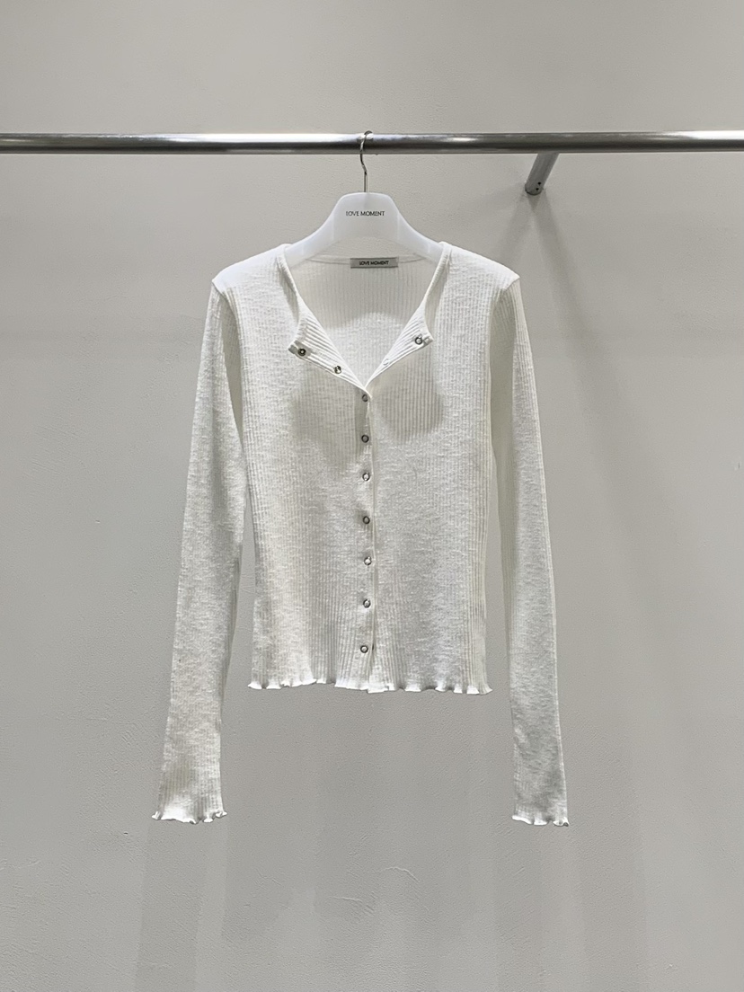 LOVE MOMENT東大門實拍女士新品推薦時尚26春夏長袖T恤蕾絲LOVE MOMENT長袖T恤圖色1