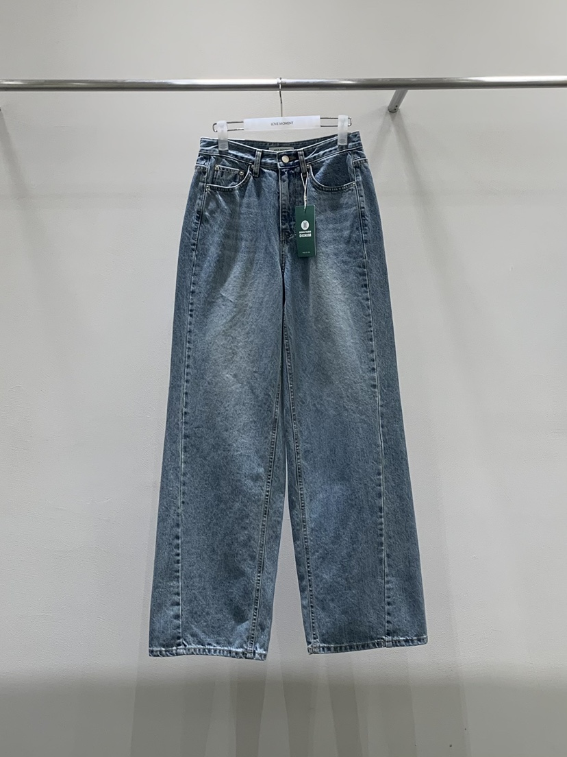 LOVE MOMENT韓國直郵女士新品推薦26春夏時尚熱賣牛仔褲LOVE MOMENT牛仔褲圖色1