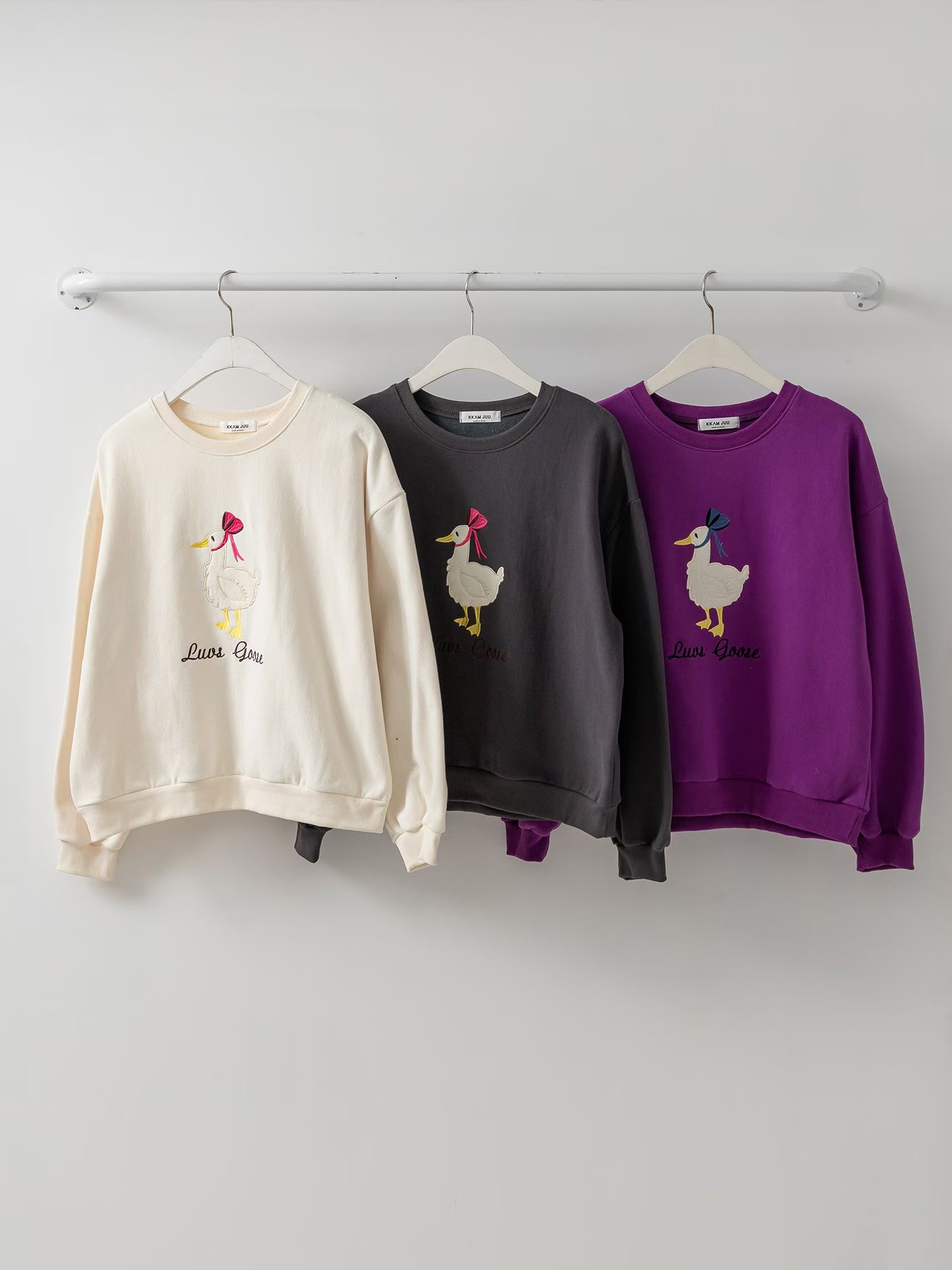 KKANNJUU韓國代購女裝新品人氣熱賣職業真品時尚衛衣加絨鵝KKAMJUU衛衣圖色3左三色