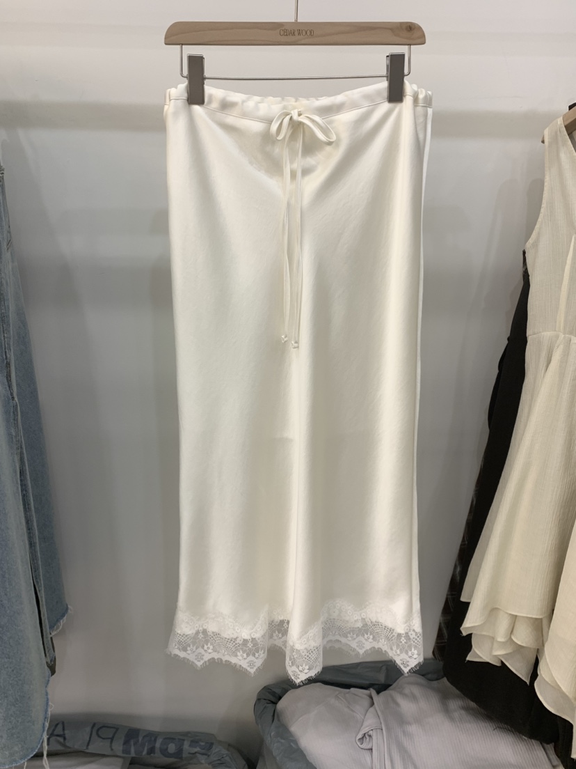 CEDARWOOD東大門直郵女士新款26春夏熱賣休閑長裙蕾絲緞面CEDAR WOOD長裙圖色1