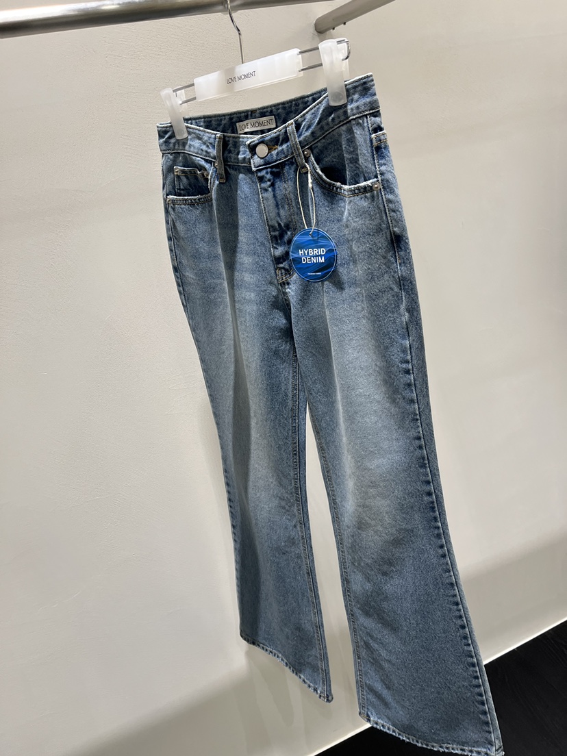 LOVE MOMENT韓國直郵女士新款真品熱賣推薦牛仔褲修身喇叭LOVE MOMENT牛仔褲
