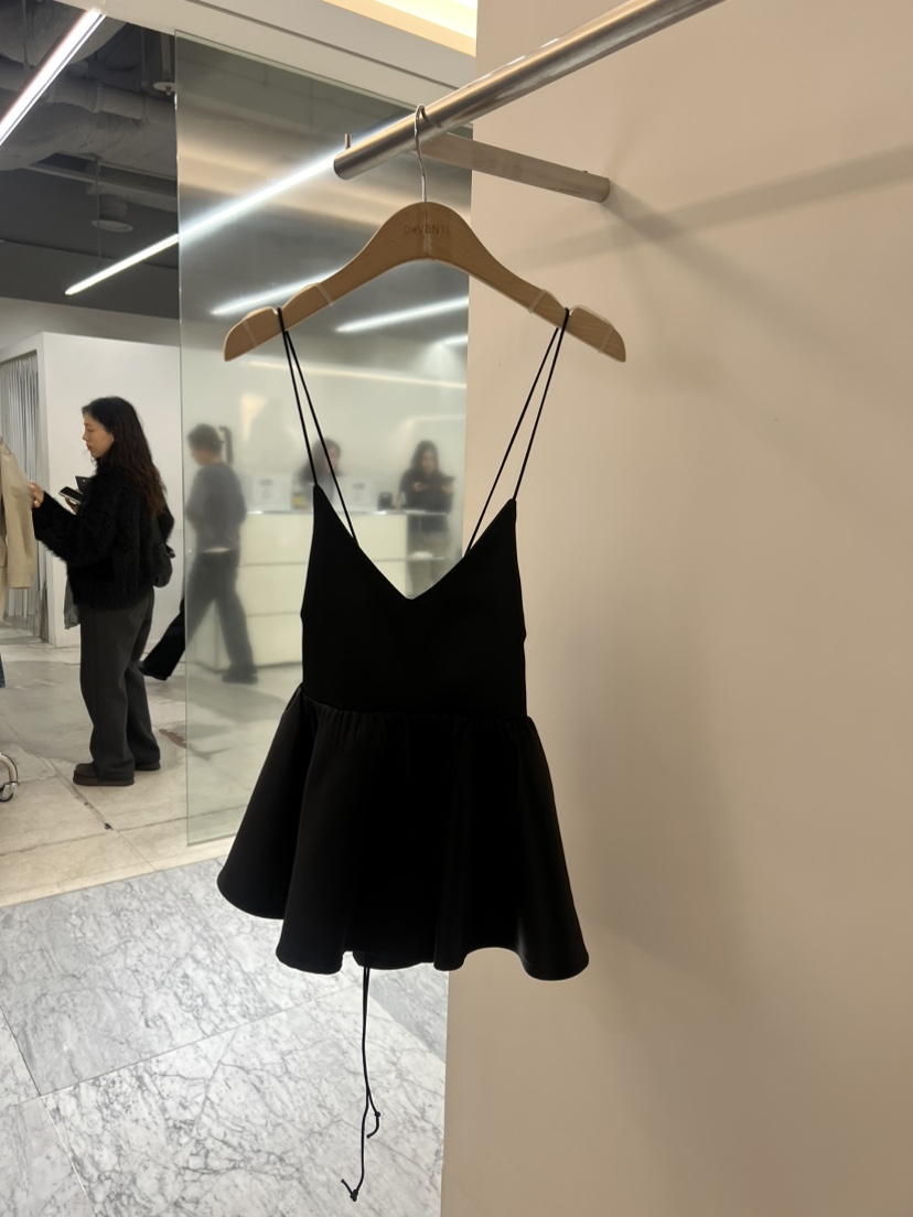 DE VENTI韓國代購女士新品人氣職業時尚推薦吊帶背心緞面DE VENTI吊帶/背心圖色2