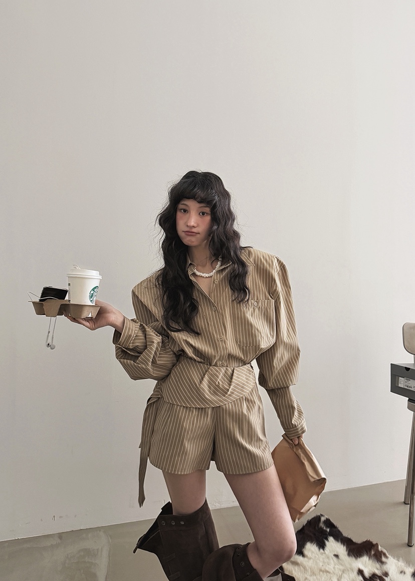 AMOOD東大門直郵女士新款推薦熱賣時尚真品人氣襯衫蕾絲衫AMOOD襯衫/蕾絲衫