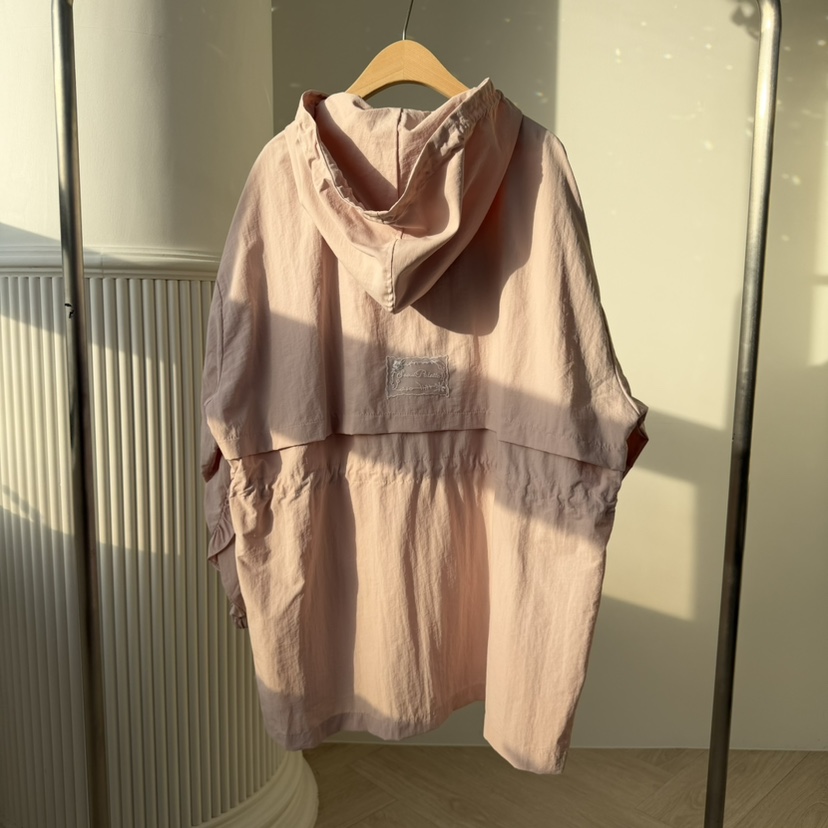 PALETTE-Q東大門直郵女裝新品推薦真品職業長款風衣荷葉邊PALETTE-Q長款風衣