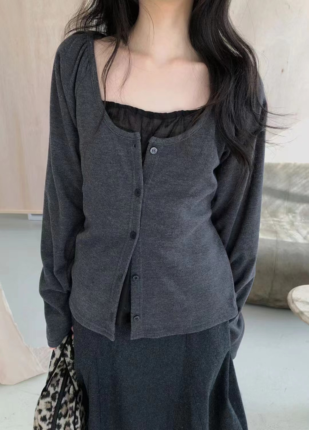 HING9東大門直郵女裝新款真品職業推薦26春夏時尚長袖T恤HING9長袖T恤圖色2