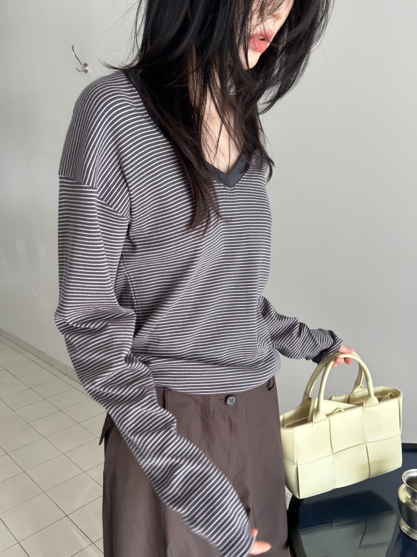 ME MO東大門直郵女士新品真品時尚人氣26春夏長袖T恤V領ME MO長袖T恤