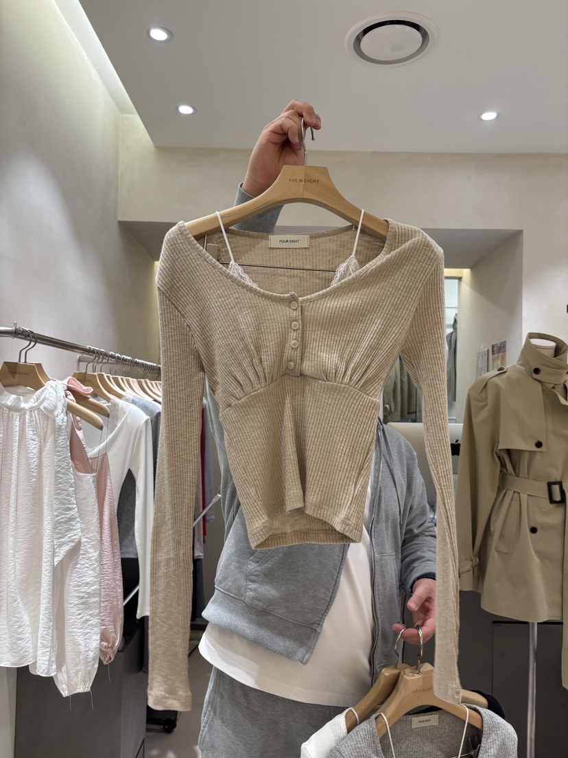 FOUREIGHT東大門實拍女士新品26春夏長袖T恤假兩件蕾絲雙層FOUR EIGHT長袖T恤圖色2