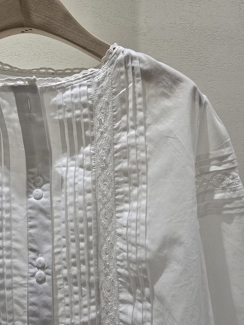 LIKEVAM韓國代購女裝新品熱賣時尚職業真品休閑襯衫蕾絲衫LIKEVAM襯衫/蕾絲衫