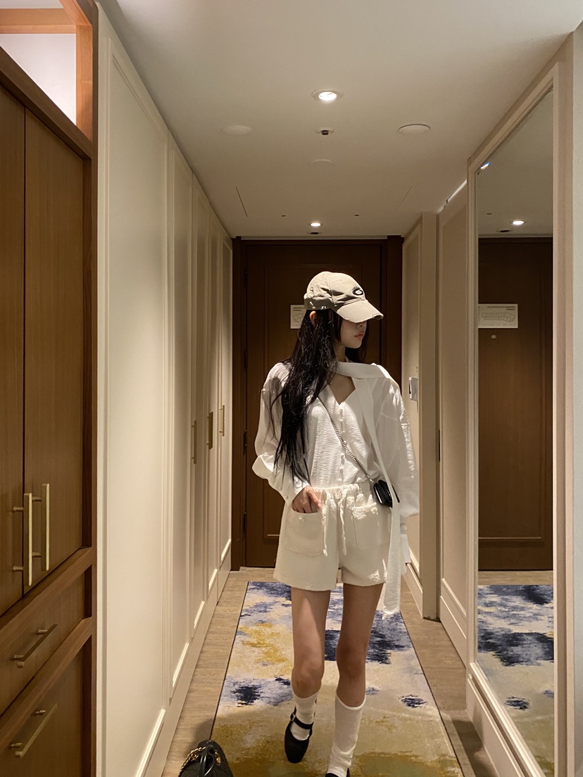 FOUREIGHT韓國直郵女裝新款休閑熱賣時尚26春夏襯衫蕾絲衫FOUR EIGHT襯衫/蕾絲衫