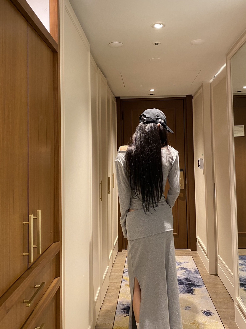 FOUREIGHT東大門實拍女裝新款推薦休閑真品職業26春夏長袖T恤FOUR EIGHT長袖T恤