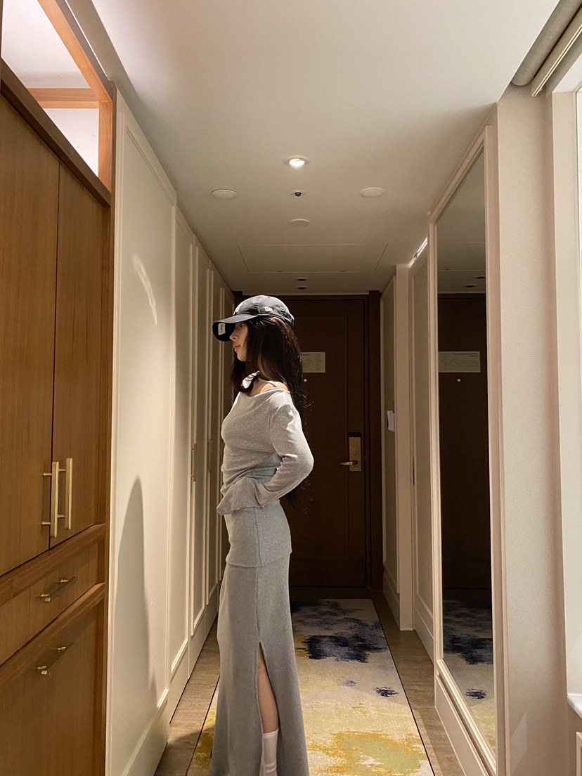 FOUREIGHT東大門實拍女裝新款推薦休閑真品職業26春夏長袖T恤FOUR EIGHT長袖T恤