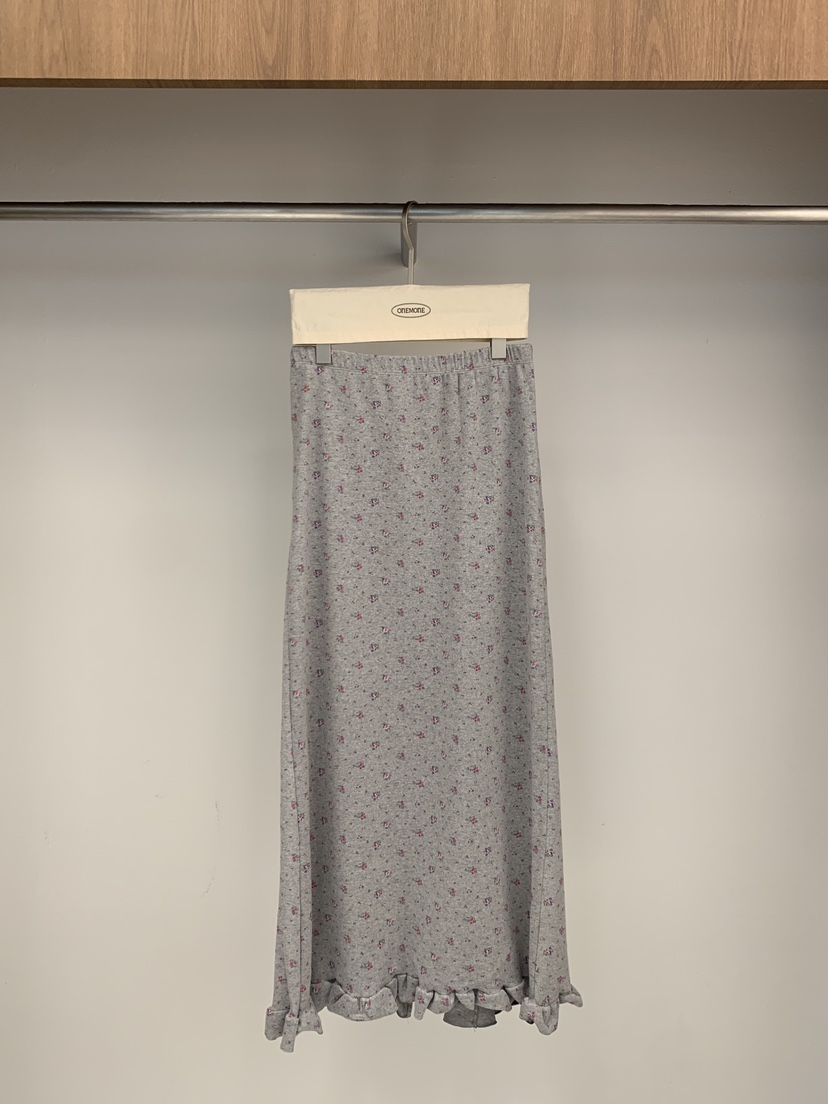 ONE MONE韓國直郵女士新款推薦職業休閑人氣熱賣時尚長裙ONE MONE長裙圖色1