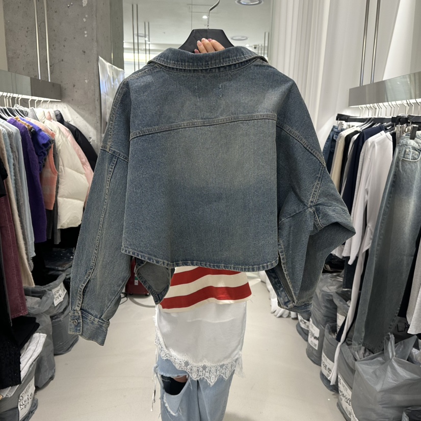 ARTE STUDIO/ATTENTION EDITORIAL東大門實拍女士新品熱賣夾克ARTE STUDIO/ATTENTION EDITORIAL夾克