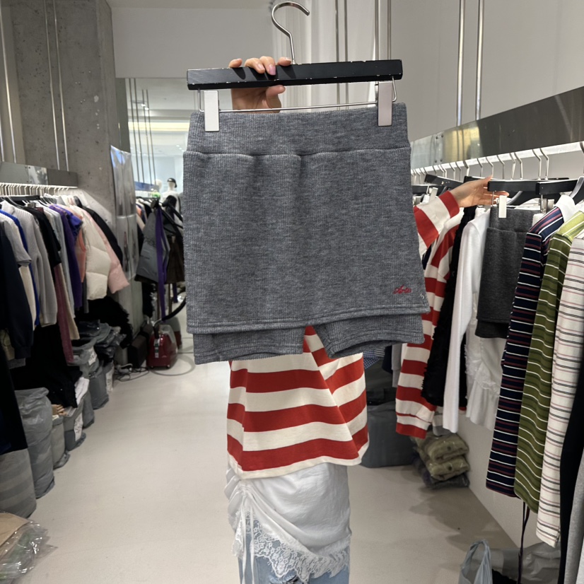 ARTE STUDIO/ATTENTION EDITORIAL東大門直郵女士新款熱賣裙褲鏤空ARTE STUDIO/ATTENTION EDITORIAL裙褲圖色2