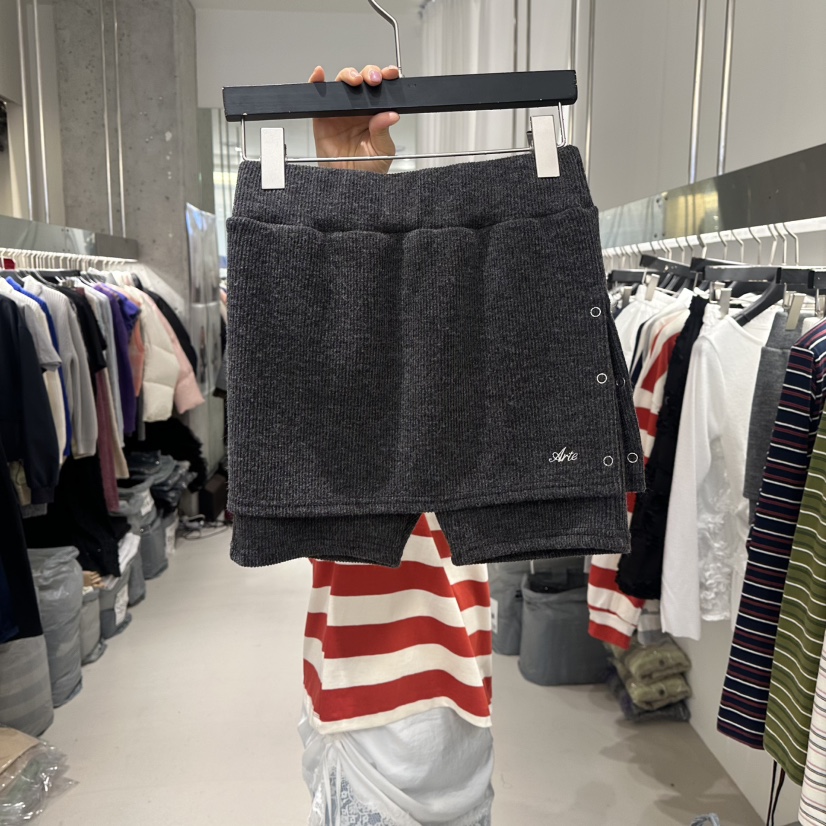 ARTE STUDIO/ATTENTION EDITORIAL東大門直郵女士新款熱賣裙褲鏤空ARTE STUDIO/ATTENTION EDITORIAL裙褲圖色3