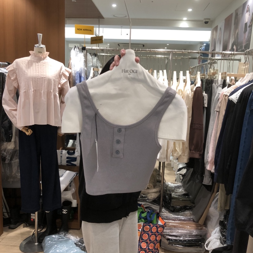 OGI東大門代購女裝新品推薦熱賣職業26春夏吊帶背心紐扣背心FLat OGI吊帶/背心圖色1