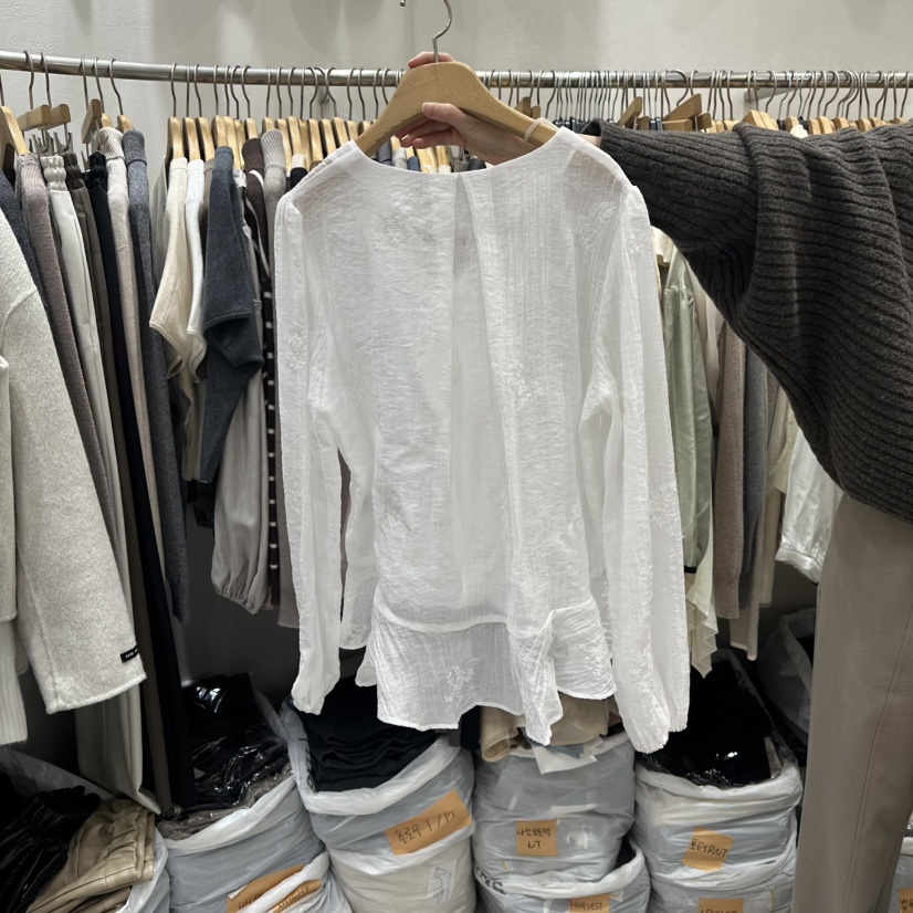 G.I-L東大門實拍女裝新款休閑26春夏推薦襯衫蕾絲衫刺繡G.I-L襯衫/蕾絲衫