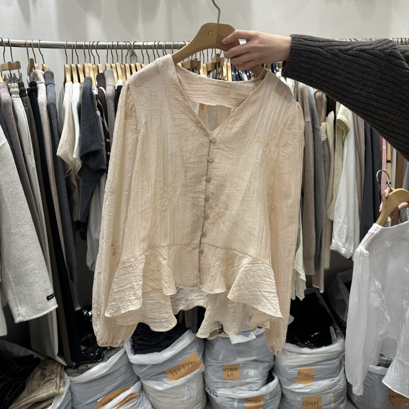 G.I-L東大門實拍女裝新款休閑26春夏推薦襯衫蕾絲衫刺繡G.I-L襯衫/蕾絲衫圖色2