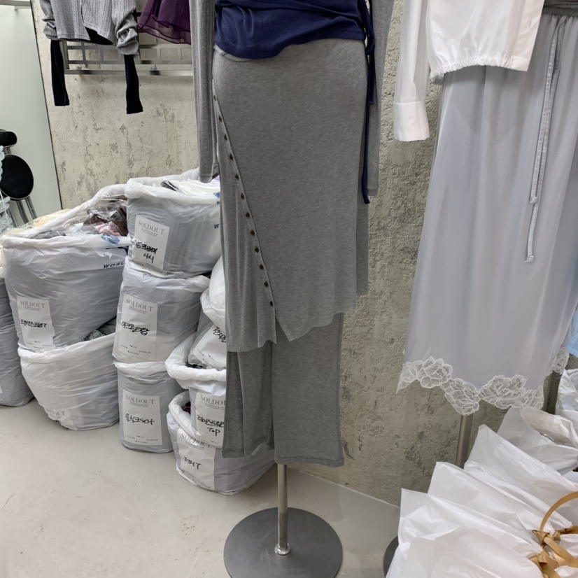 SOLD OUT東大門直郵女裝新品熱賣職業26春夏套裝羊毛絲綢套裝SOLD OUT套裝圖色1