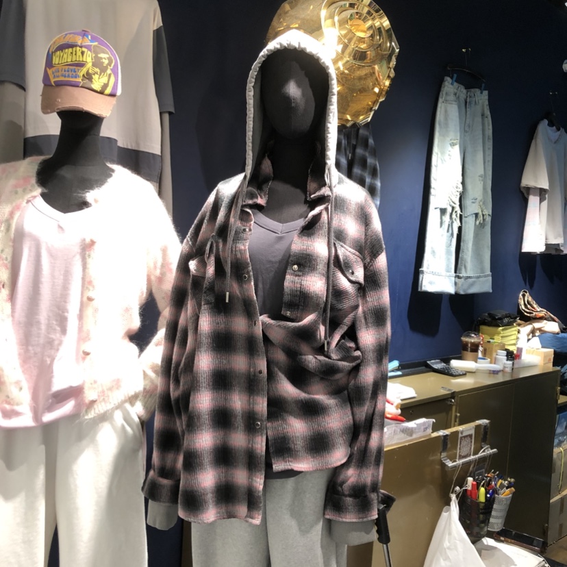 MERCI LINDA韓國直郵女裝新款時尚26春夏襯衫蕾絲衫格紋羅紋MERCI LINDA襯衫/蕾絲衫