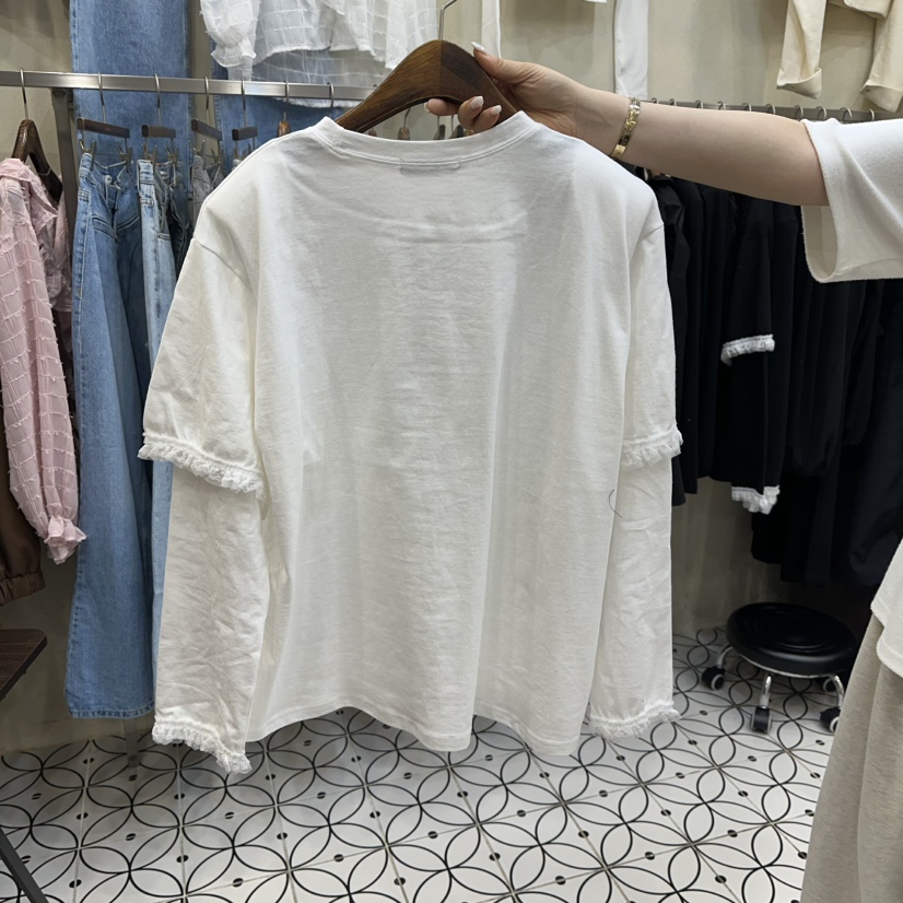 BAMBOLINA韓國代購女裝新品時尚熱賣職業推薦長袖T恤花朵BAMBOLINA長袖T恤