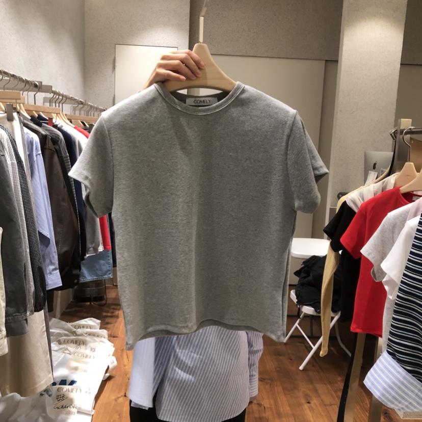 COMELY韓國直郵女裝新品推薦人氣休閑26春夏熱賣T恤不含圍巾COMELYT恤圖色1