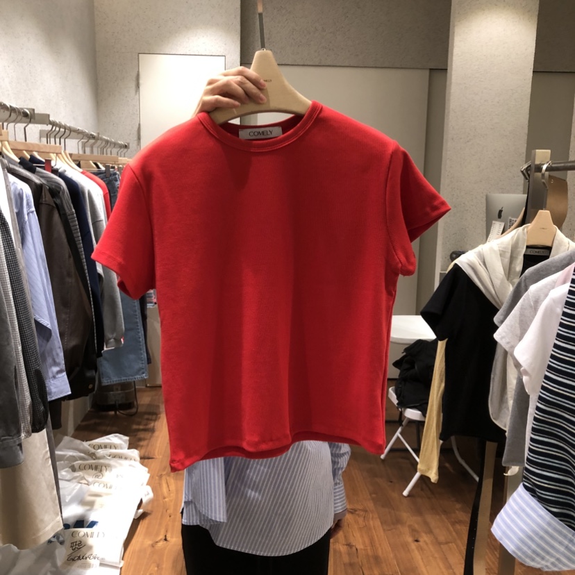COMELY韓國直郵女裝新品推薦人氣休閑26春夏熱賣T恤不含圍巾COMELYT恤圖色2