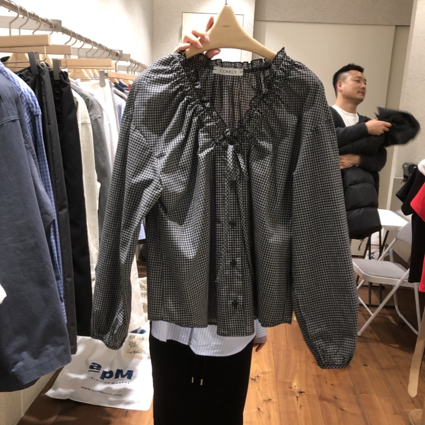 COMELY東大門直郵女士新款休閑人氣時尚熱賣襯衫蕾絲衫格紋COMELY襯衫/蕾絲衫圖色2