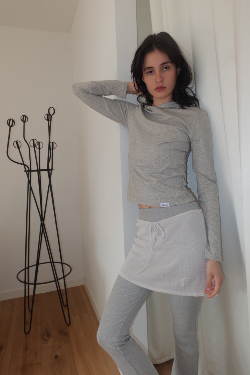 FIFO/UNANSWERED-MYSTERY東大門直郵女士新品職業長袖T恤FIFO/UNANSWERED-MYSTERY長袖T恤