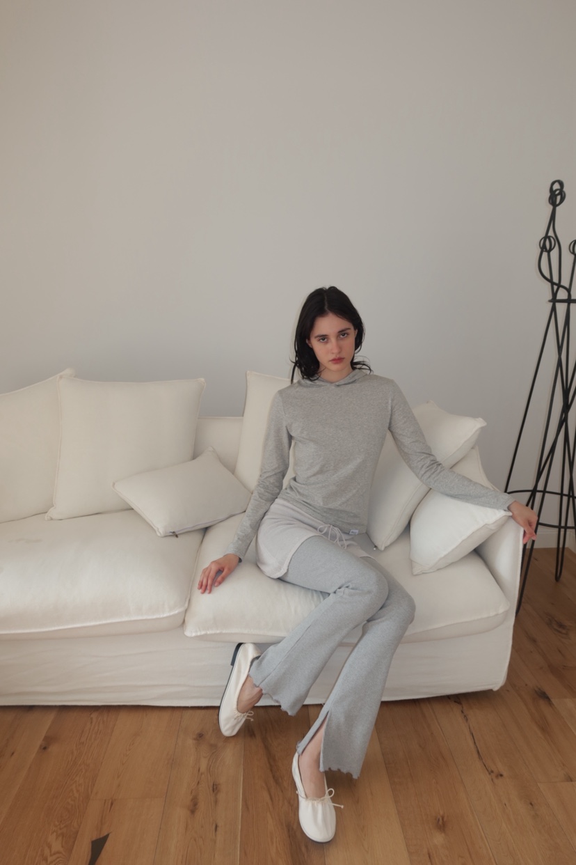 FIFO/UNANSWERED-MYSTERY東大門直郵女士新品職業長袖T恤FIFO/UNANSWERED-MYSTERY長袖T恤