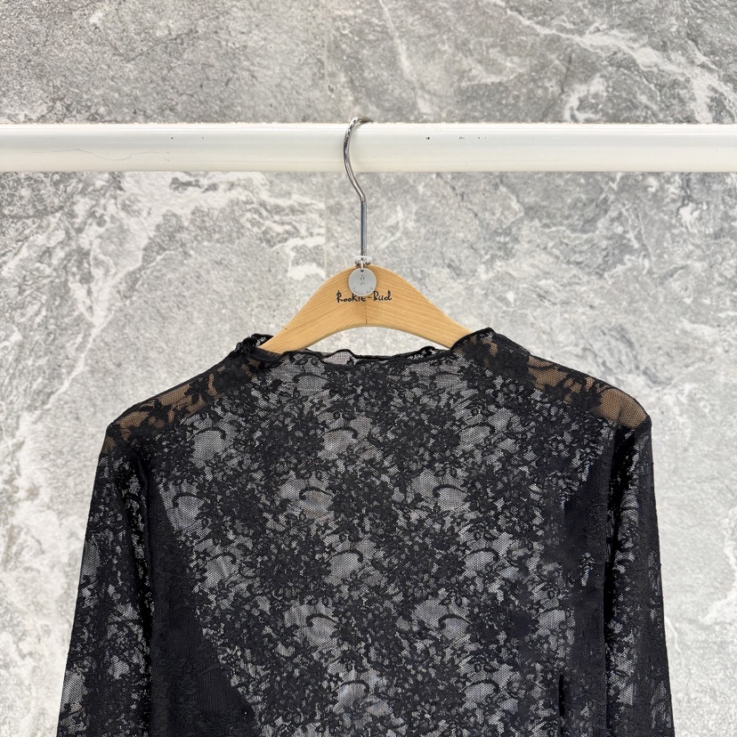 ROOKIE BUD東大門代購女裝新款26春夏熱賣長袖T恤花朵透明ROOKIE BUD-L長袖T恤