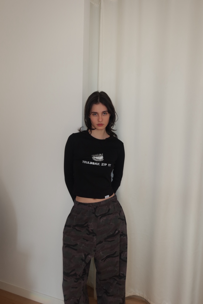 FIFO/UNANSWERED-MYSTERY韓國直郵女裝新品推薦長袖T恤FIFO/UNANSWERED-MYSTERY長袖T恤