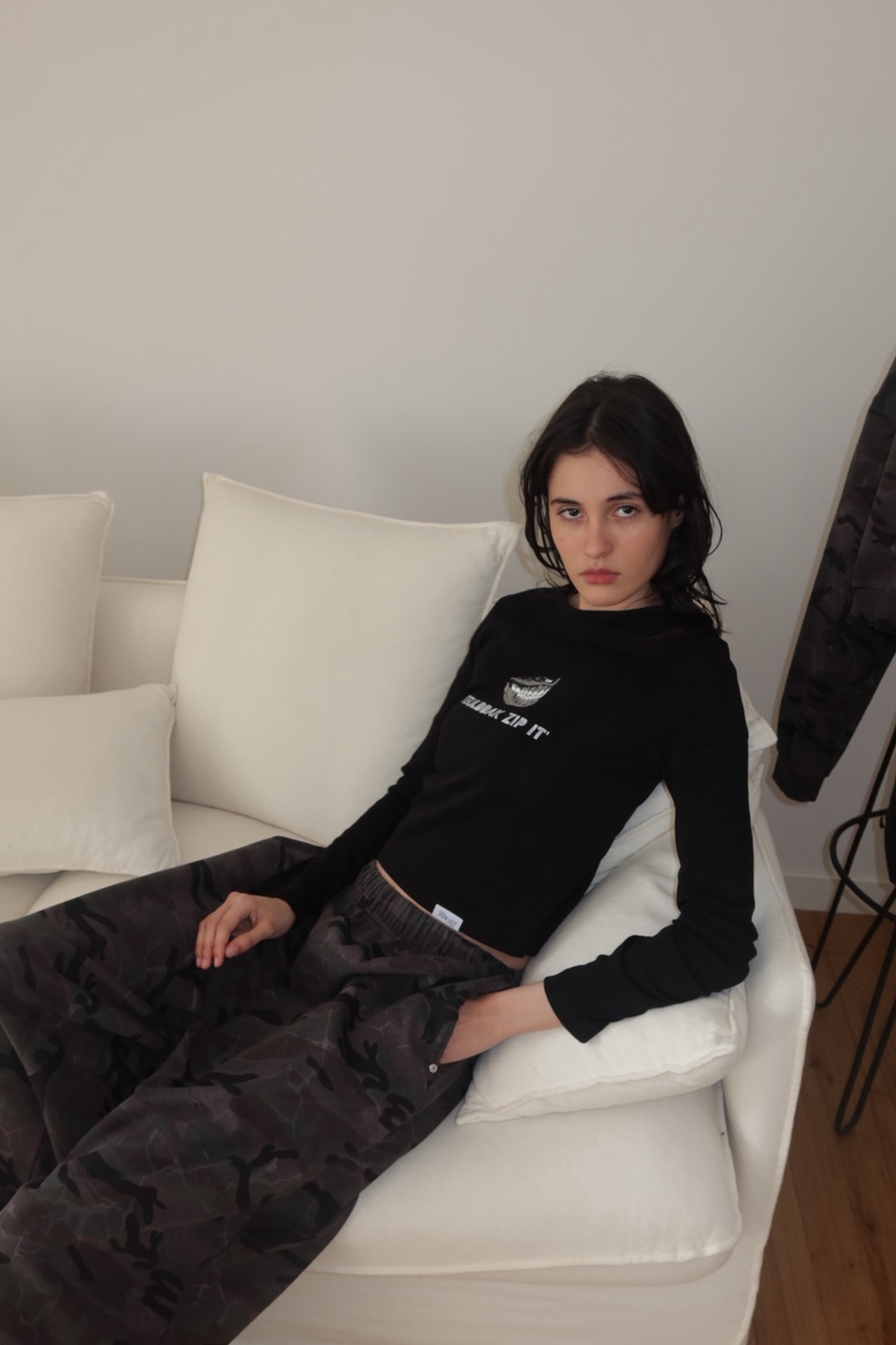 FIFO/UNANSWERED-MYSTERY韓國直郵女裝新品推薦長袖T恤FIFO/UNANSWERED-MYSTERY長袖T恤