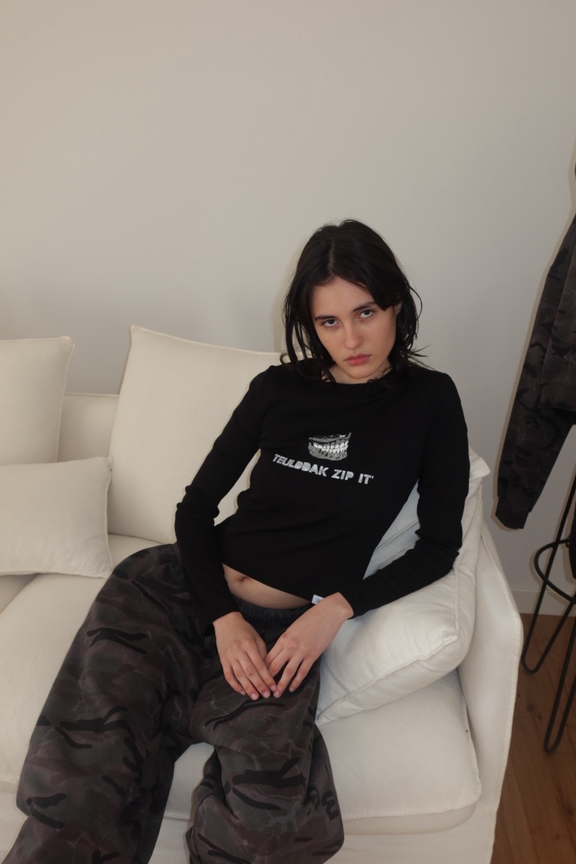 FIFO/UNANSWERED-MYSTERY韓國直郵女裝新品推薦長袖T恤FIFO/UNANSWERED-MYSTERY長袖T恤