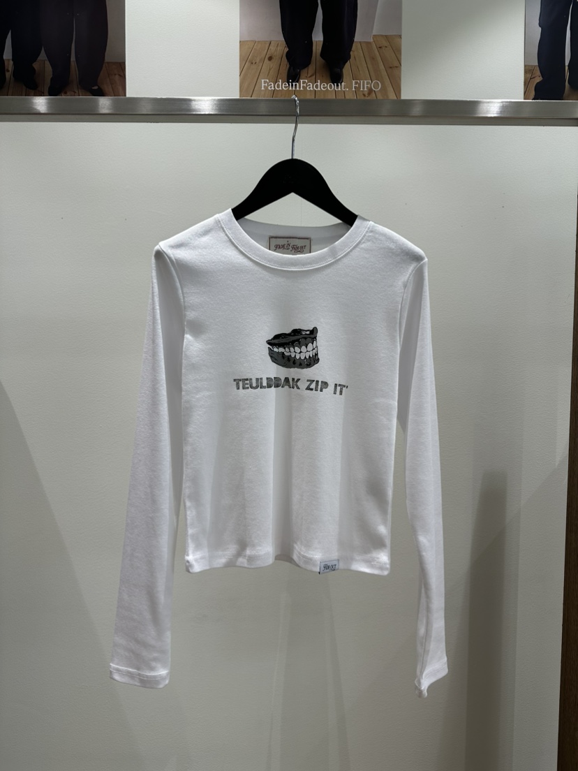 FIFO/UNANSWERED-MYSTERY韓國直郵女裝新品推薦長袖T恤FIFO/UNANSWERED-MYSTERY長袖T恤圖色1