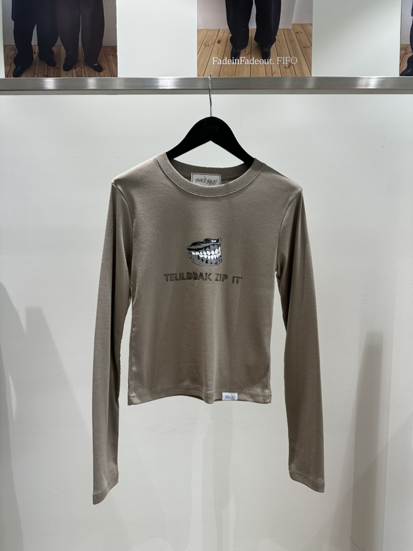 FIFO/UNANSWERED-MYSTERY韓國直郵女裝新品推薦長袖T恤FIFO/UNANSWERED-MYSTERY長袖T恤圖色2